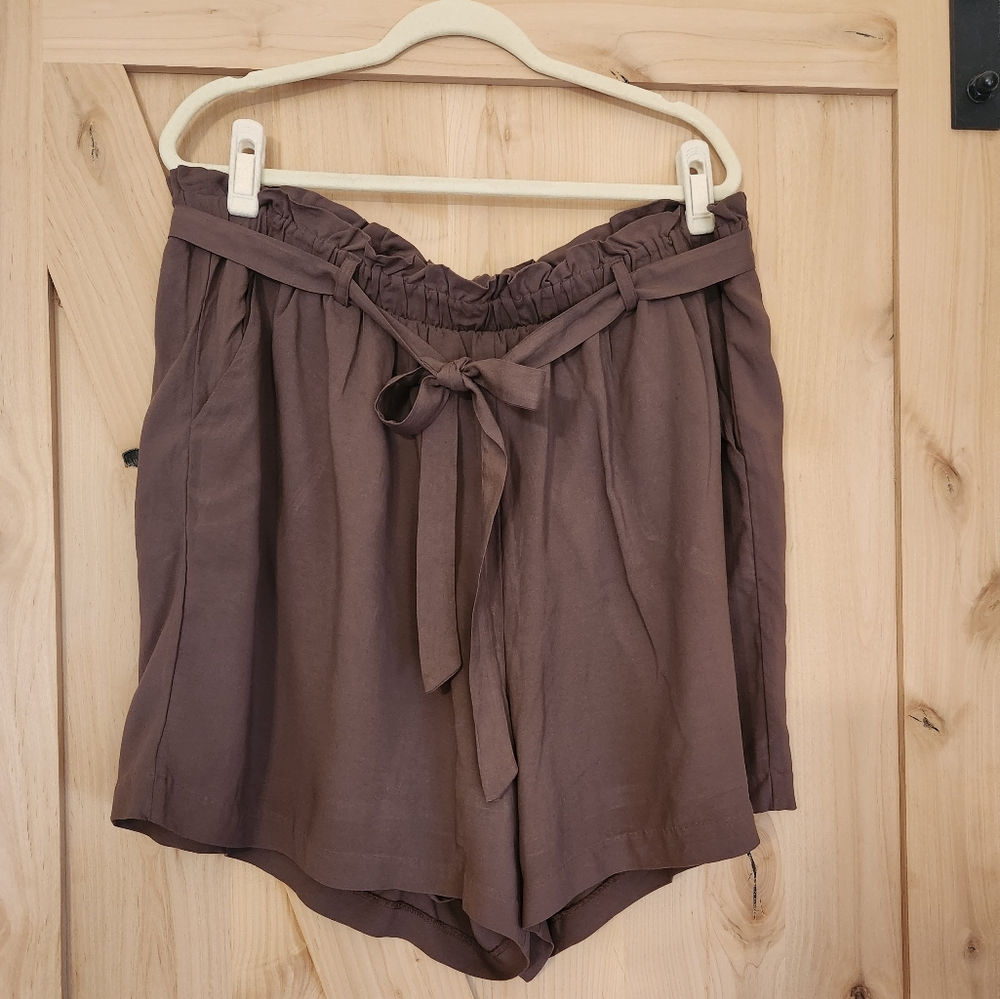 Torrid 2X brown shorts